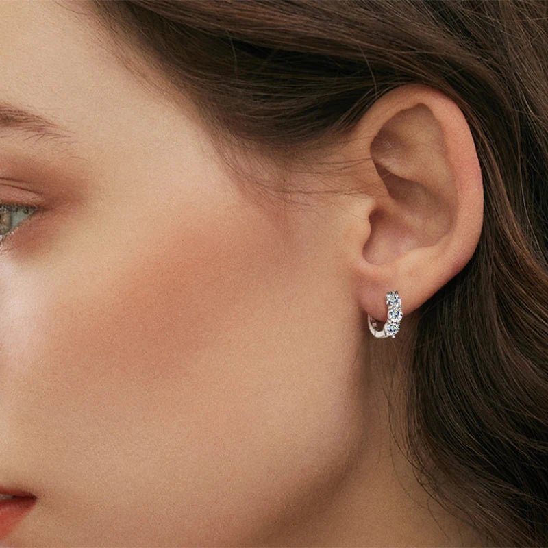 These 925 sterling silver moissanite earrings are luxurious and elegant, perfect for everyday wear.